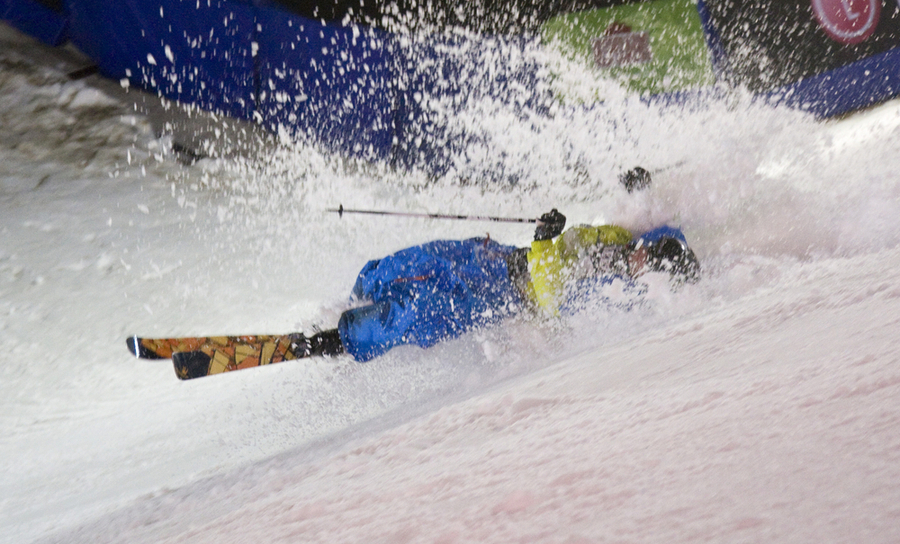 skier wiping out